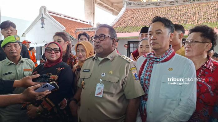 Wakil Gubernur DKI Jakarta, Rano Karno saat meninjau kawasan Glodok, Tamansari, Jakarta Barat.