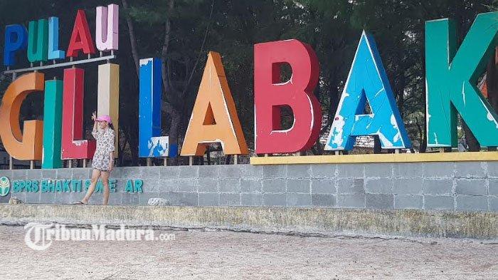 pengunjung wisata Gili Labak dari Sumatera Selatan, Lubuk Linggau pada Minggu (14/8/2022).