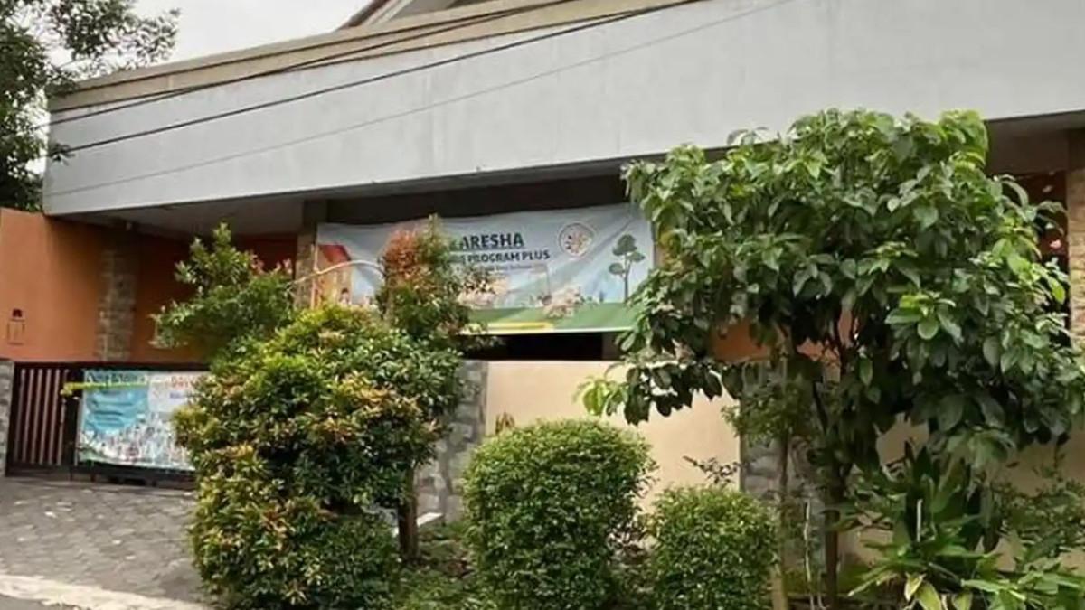 DUGAAN KEKERASAN - Tempat penitipan anak (daycare) Little Aresha di Sorosutan, Umbulharjo, Kota Yogyakarta, digerebek aparat kepolisian. Penggerebekan tersebut terjadi lantaran adanya dugaan penganiayaan kepada balita yang dititipkan di daycare tersebut.