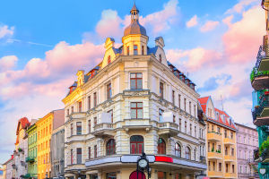 Toruń: City That Tilted Time