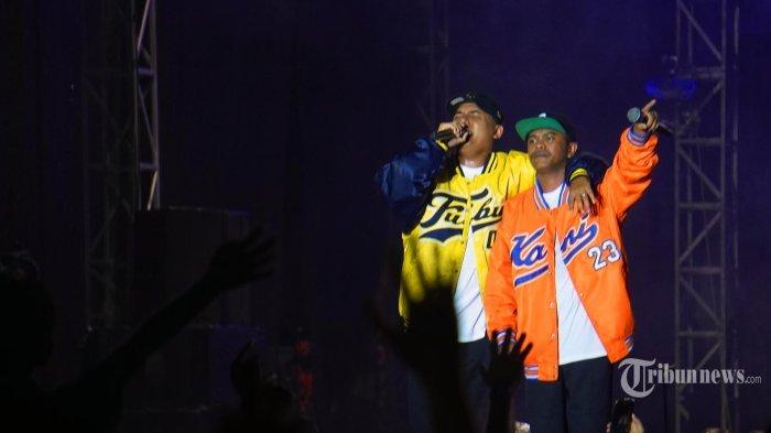 JAWAB POLEMIK. Duet penyanyi NDX A.K.A di Stadion Madya, Gelora Bung Karno, Senayan, Jakarta Pusat, Sabtu (8/7/2023). Mereka menjawab polemik Gelombang Cinta Fest. 