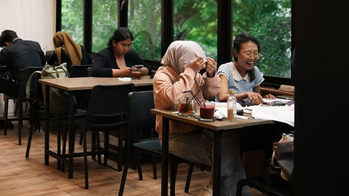 Sekutu Kopi, satu kafe di Jalan Slamet Riyadi Solo yang buka sejak pagi dan cocok untuk WFC.