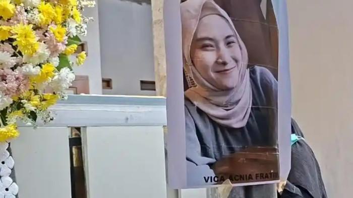 Vica adalah satu dari 16 korban meninggal dunia akibat kecelakaan  tragis dua kereta di Bekasi Timur pada Senin (27/4/2026) malam.