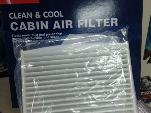 Harganya untuk filter AC Suzuki Ertiga keluaran Denso yang jadi genuine part Suzuki, sekitar Rp 250 ribu