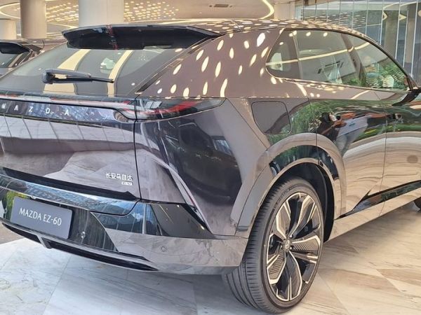 Mazda EZ-60 alias CX-6e 