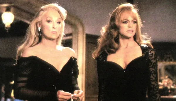 Meryl Streep and Goldie Hawn on the set of  Death Becomes Her.