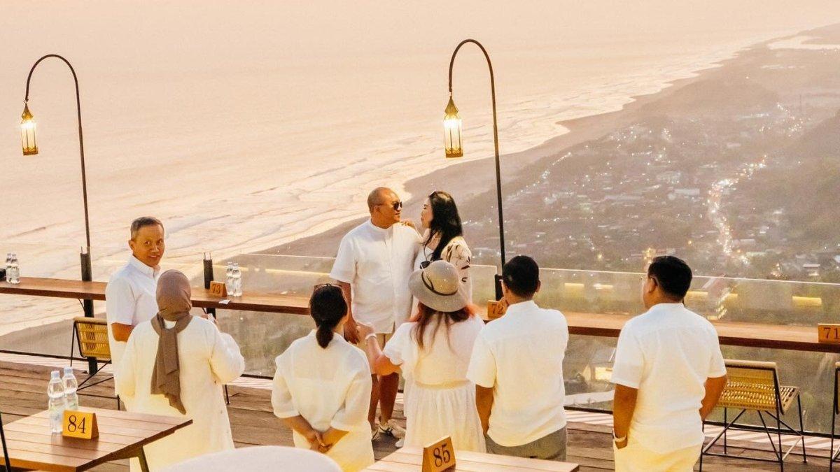 Obelix Sea View, tempat wisata populer di Jogja.