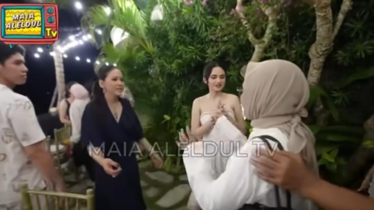 Celetukan Syifa Hadju soal pakaian terbuka bikin Maia Estianty melongo