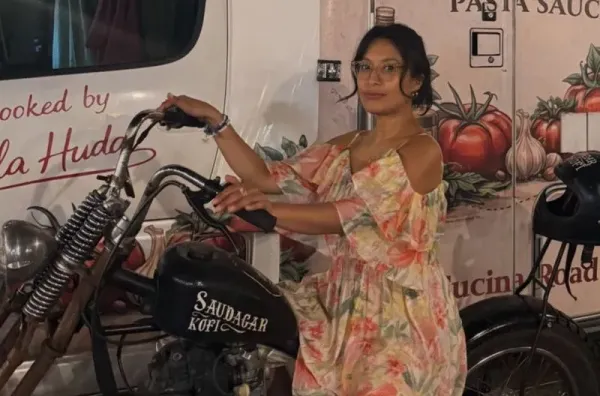 Nabila Huda penjual pasta kaki lima