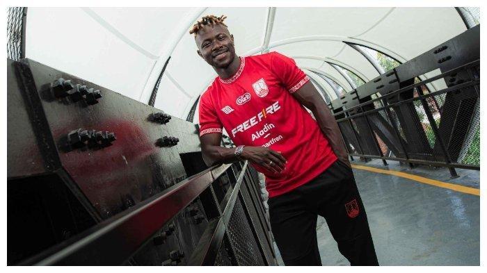 Moussa Sidibe, pemain berpaspor Mali dan Spanyol menjadi rekrutan terbaru Persis Solo untuk mengarungi Liga 1 musim 2023/2024. Moussa Sidibe pernah bekerjasama dengan Fernando Rodriguez dan Leonardo Medina saat membela klub Liga Malaysia, JDT.