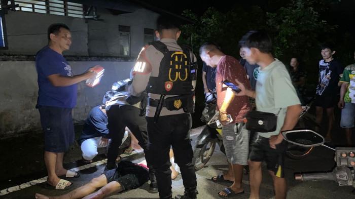 KECELAKAAN LALU LINTAS - Kondisi korban kecelakaan sepeda motor, di Jalan Iskandar Muda, dekat samping Karya Budi, Kecamatan Putussibau Utara, Kabupaten Kapuas Hulu, Provinsi Kalimantan Barat pada Selasa 12 Mei 2026 sekitar pukul 01.58 WIB dini hari. Satu korban meninggal dunia.