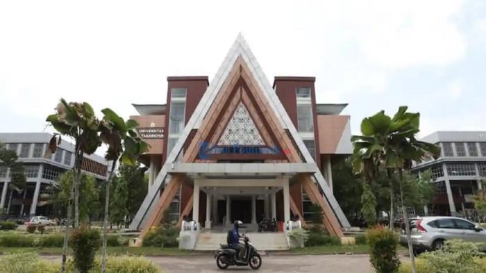 DEEPFAKE AI UNTAN - Foto arsip gedung Rektorat Universitas Tanjungpura (Untan) Pontianak, Kalimantan Barat, Sabtu 18 Februari 2020. Rektor Untan Pontianak klarifikasi soal isu skorsing massal satu angkatan soal kasus viral deepfake AI.
