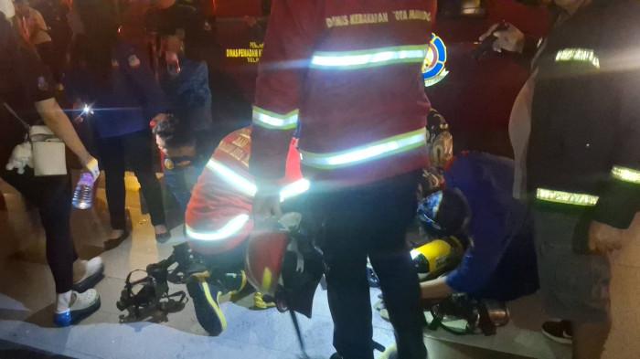 KEBAKARAN - Kebakaran menimpa Mega Mall Manado, Sulawesi Utara, Sabtu (16/5/2026) malam. Satu orang meninggal dunia dan empat lainnya alami luka luka. 