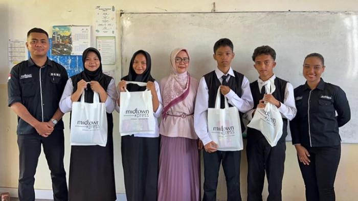 Siapkan Generasi Hotelier Masa Depan, Midtown Xpress Balikpapan Gelar ''M-CONNECT'' di SMK Mulawarman Balikpapan