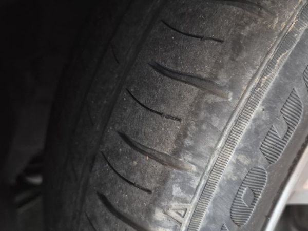 Ban mobil flat