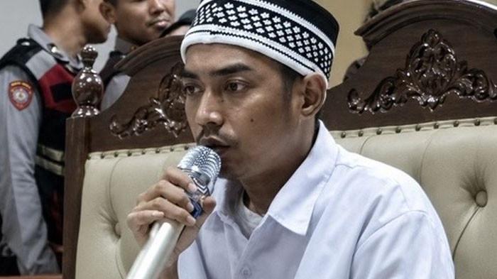 PEMBUNUHAN SEKELUARGA DI INDRAMAYU: Priyo terdakwa pembunuhan sekeluarga di Indramayu menjelaskan alasannya memberikan kesaksian palsu. Ia mengaku kala itu berada di bawah tekanan.