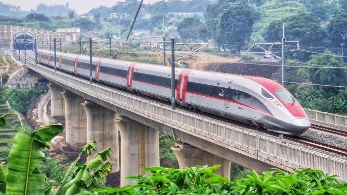 Kereta Cepat Jakarta Bandung atau Whoosh.