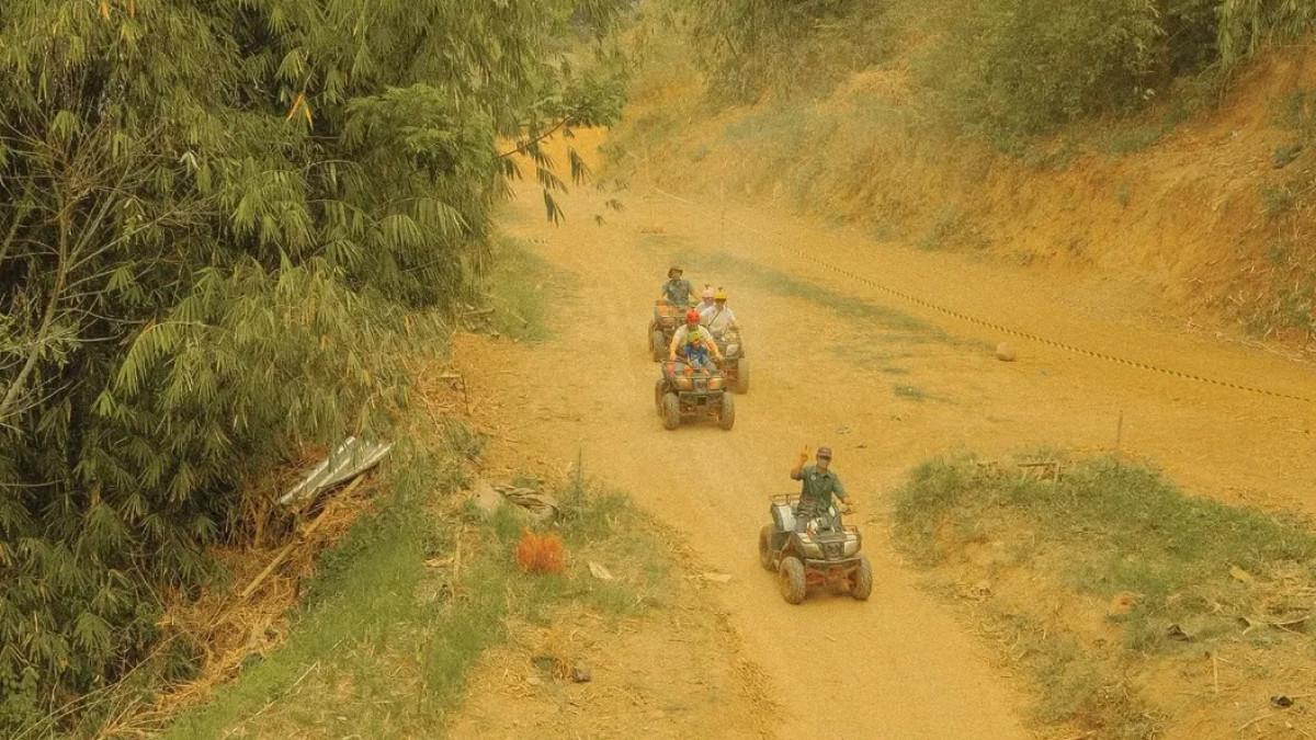 Cari wisata outdoor di Lembang? Noah’s Park menawarkan permainan seru, udara sejuk, dan spot nongkrong estetik untuk liburan keluarga.