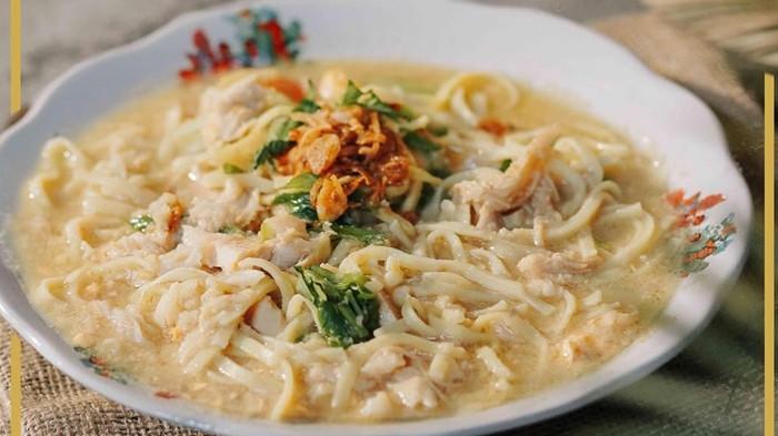 KULINER SOLO - Seporsi bakmi godog di Bakmi Djowo Koeno dan Ayam Goreng Kampoeng Mbah Mangoen Solo, Jawa Tengah, beberapa waktu lalu. Begini sejarah Bakmi Djowo Koeno dan Ayam Goreng Kampoeng Mbah Mangoen yang masuk dalam rekomendasi kuliner Solo.