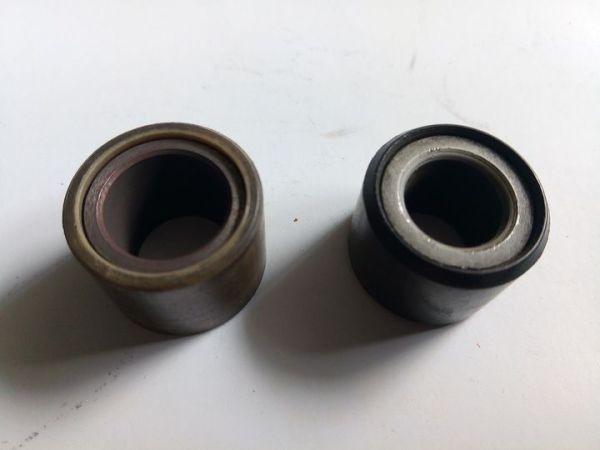 Roller Honda PCX 150 (kiri), Roller Honda Vario 150 (kanan)