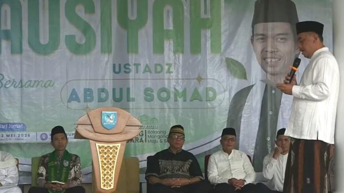 SAMBUT - Bupati Kabupaten Bolmong Yusra Alhabsyi dan jajaran menyambut kedatangan ulama besar Ustad Prof.Dr.H Abdul Somad, Jumat (22/05/2026).