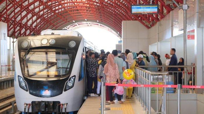 LRT Sumsel - Malam Ini, LRT Sumsel Bakal Beroperasi Hingga Pukul 01.51 Dini Hari, Akomodir Perayaan Tahun Baru