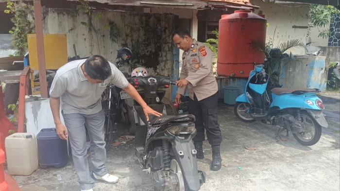 TKP LAKA - Noda gelap masih tampak membekas di permukaan aspal Jalur Pantura, tepatnya di kawasan Jembatan Kanci, Desa Kanci Kulon, Kecamatan Astanajapura, Kabupaten Cirebon, Kamis (28/5/2026) siang.