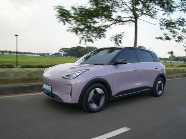 Geely EX2 punya interior yang atraktif