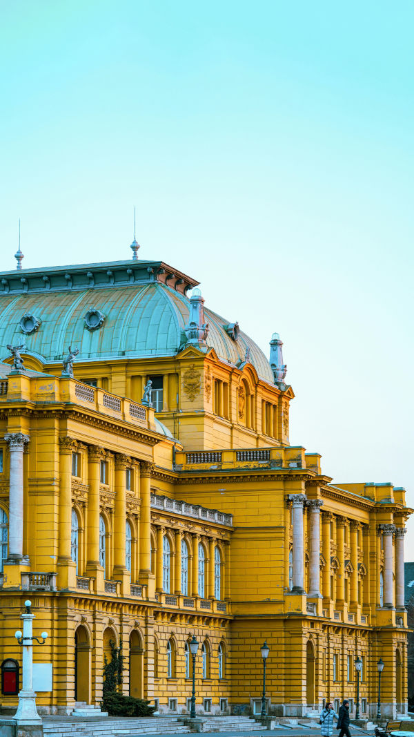 Croatian Theatre Stop