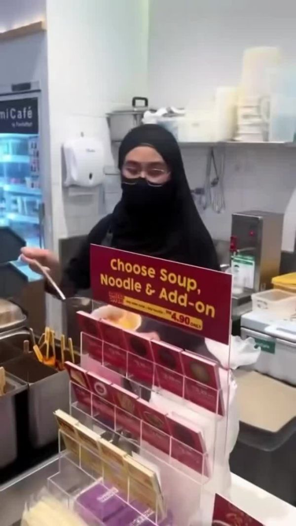 Convenience store worker in Malaysia suspended after throwing a hot bowl of soup at delivery rider