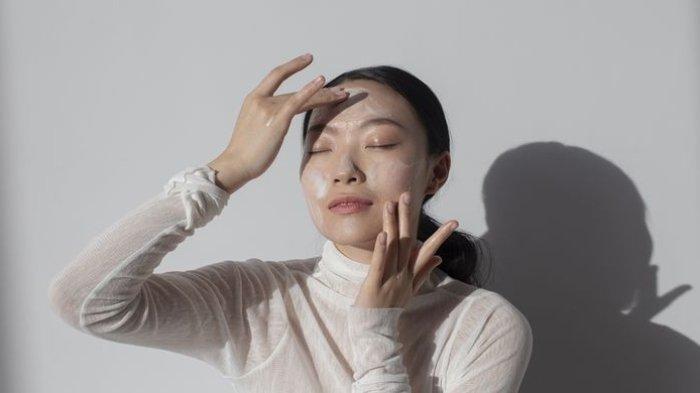 ilustrasi penggunaan sunscreen