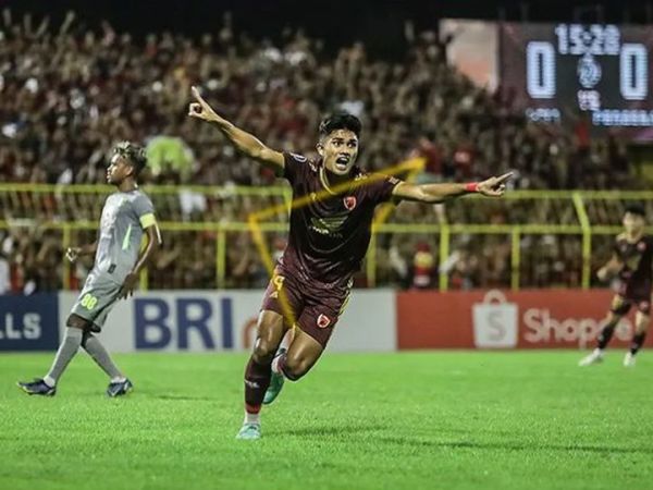 Pemain PSM Makassar, Ramadhan Sananta saat merayakan selebrasi setelah mencetak gol ke gawang Persebaya Surabaya pada laga pekan kesembilan Liga 1 2022-2023, di Stadion BJ Habibie, Parepare, Sabtu (10/9/2022).