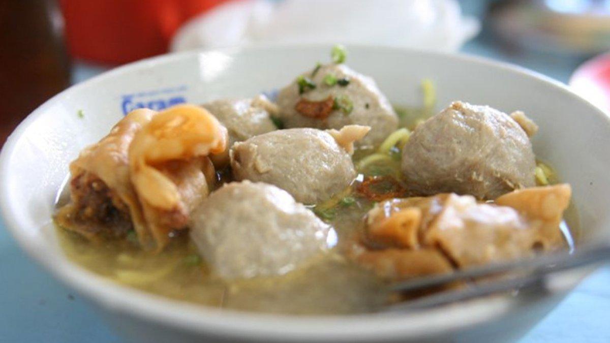 Ilustrasi bakso enak di Solo, Jawa Tengah yang cocok untuk menu makan malam.