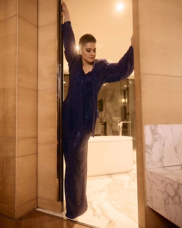 Kajol Shines in Purple Shimmer Co-ords, Serves Glam with a Personal Touch 1000820