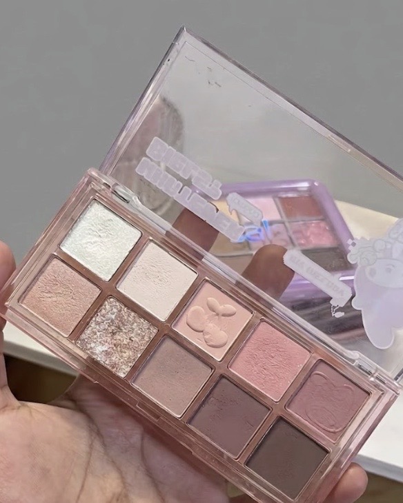 Eyeshadow Pick I Reach