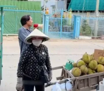 Kreatif! Pedagang Bakpao Bikin Lagu untuk Bantu Penjual Durian Promosi