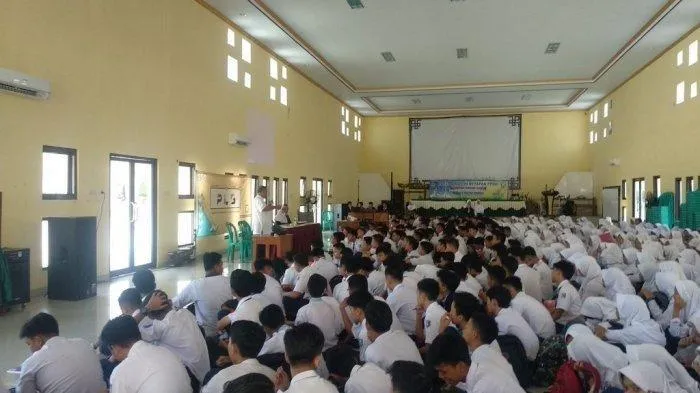  MPLS 2026: 35 Contoh Kalimat Alasan Masuk Sekolah Impian Illustration 