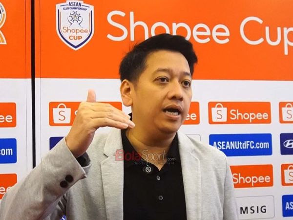 CEO PT Persib Bandung Bermartabat, Adhitia Herawan, sedang memberikan keterangan kepada awak media di Jakarta, Jumat (5/6/2026).