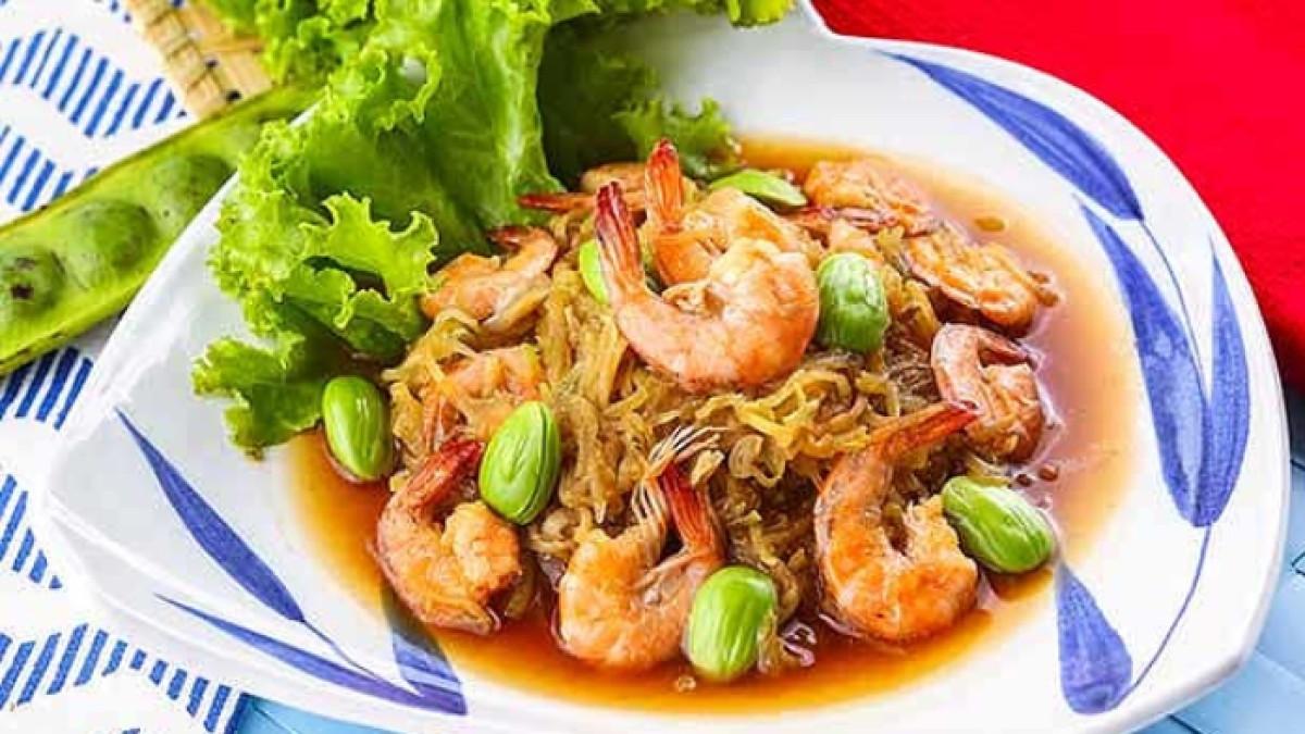 Ilustrasi udang bumbu tumis dengan petai.