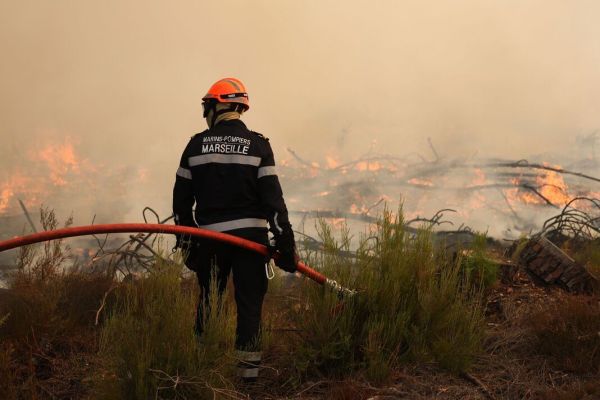 FRANCE-ENVIRONMENT-CLIMATE-WEATHER-WILDFIRE