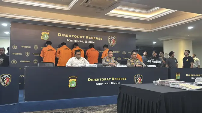 Polda Metro Buru Tangkap Tersangka Sindikat Buzzer Penyebar Hoaks. (Liputan6.com/Ady Anugrahadi).
