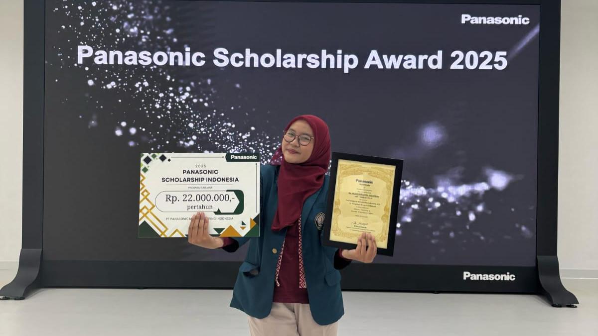 POTRET SAJIDA - Momen Sajida setelah mendapatkan beasiswa Panasonic Scholarship tahun 2025.