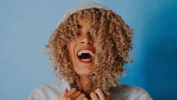 Ilustrasi Rambut Keriting/https://unsplash.com/Ivana Cajina
