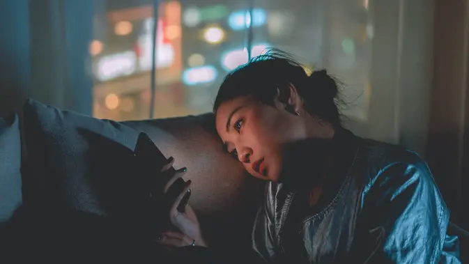 Mengontrol Diri dari Hoaks Ilustrasi Penggunaan Media Sosial Credit: pexels.com/AndreaPiacquadio