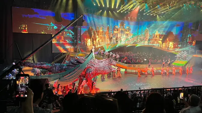 Yura Yunita dalam Pagelaran Sabang Merauke 2026 di kawasan Senayan, Jakarta pada (21/8/2026). (Liputan6.com/Afradhiya N. R)