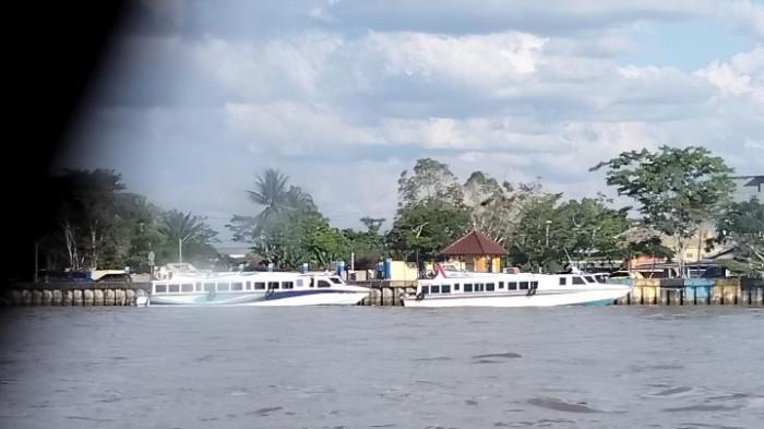 JADWAL SPEEDBOAT – Tampak speedboat saat bersandar dekat Pelabuhan Kayan II Tanjung Selor belum lama ini. (TribunKaltara.com/Amir)