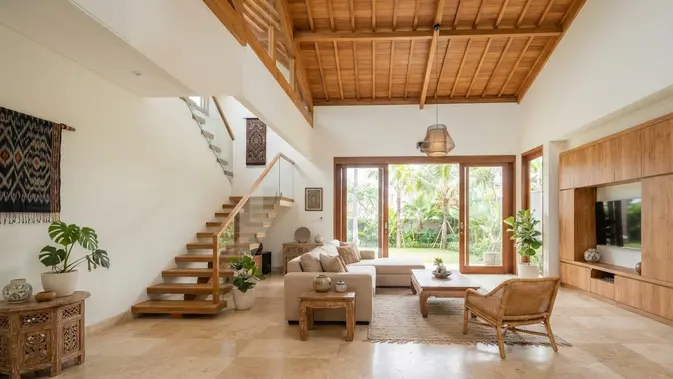 Ide warna plafon selain putih yang tetap membuat ruangan terlihat lapang model warna kayu untuk ruangan dengan plafon tinggi (AI generated)