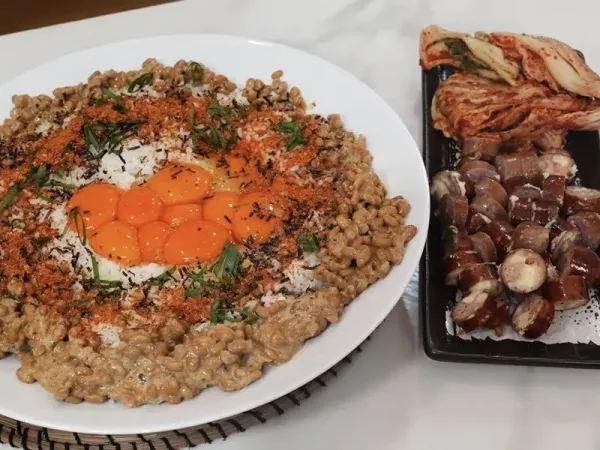Tanboy Kun Tanboy kun mukbang natto dan telur mentah