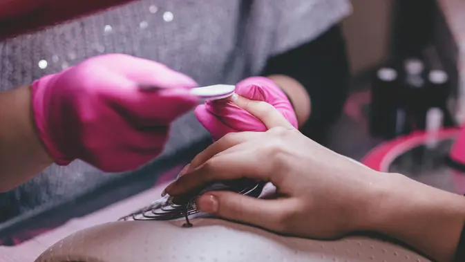 Kutikula adalah lapisan kulit tipis transparan yang ada di tepi sekitar kuku. (Foto: Pexels/freestocks.org)