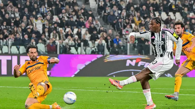 Aksi Jonathan David di pertandingan Juventus vs Pisa di pekan ke-28 Liga Italia 2025/2026 di Allianz Stadium, Minggu (08/03/2026) dini hari WIB. (Tano Pecoraro/LaPresse via AP)